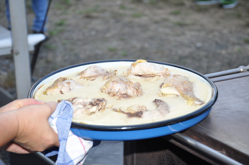 ПРИЈЕДОР, 23. ЈУЛА / СРНА/ - У приједорској мјесној заједници Доња Пухарска 18. пут је одржано "Вече пријатељства", које је ове године обиљежила прва "Квргушијада", специјалитет традиционалне козарачке кухиње, у традицији овог краја од шездесетих година прошлог вијека.