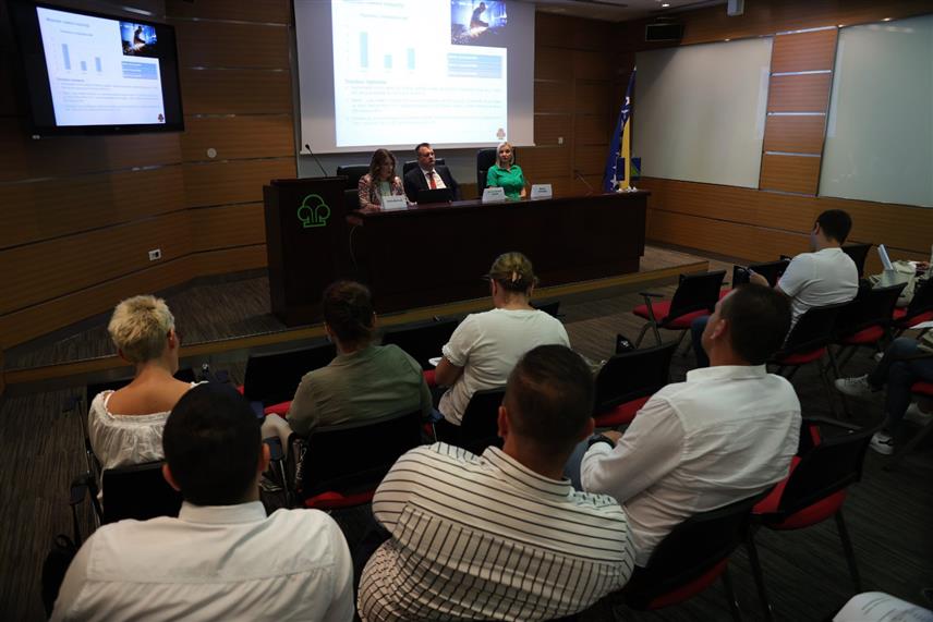 САРАЈЕВО, 25. ЈУЛА /СРНА/ - Директор Сектора за макроекономски систем при Спољнотрговинској комори БиХ Славиша Ћеранић на конференцији за новинаре.