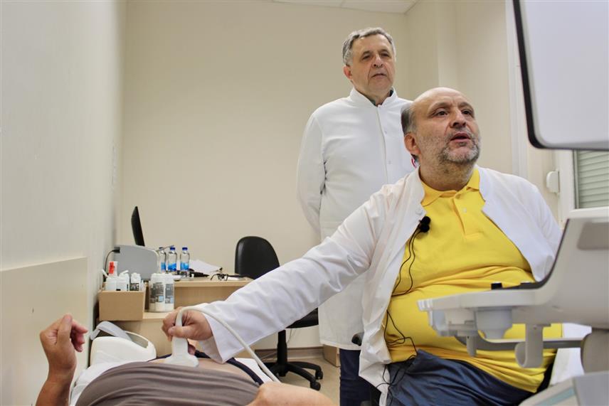 БИЈЕЉИНА, 28. ЈУЛА /СРНА/ - У Служби за радиолошку дијагностику Болнице "Свети врачеви" у Бијељини данас се обављају бесплатни превентивни прегледи абдоминалне аорте за који се јавио велики број грађана.