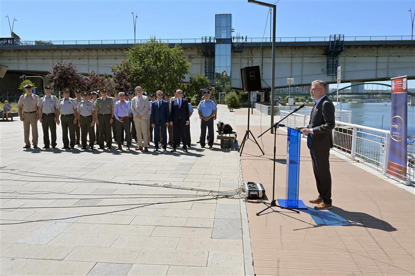 БЕОГРАД, 28. ЈУЛА /СРНА/ - Министарство одбране и Министарство информисања и телекомуникација Србије обиљежили су данас на платоу код ријечног ратног монитора "Сава" у Београду 110 година од почетка Првог свјетског рата.