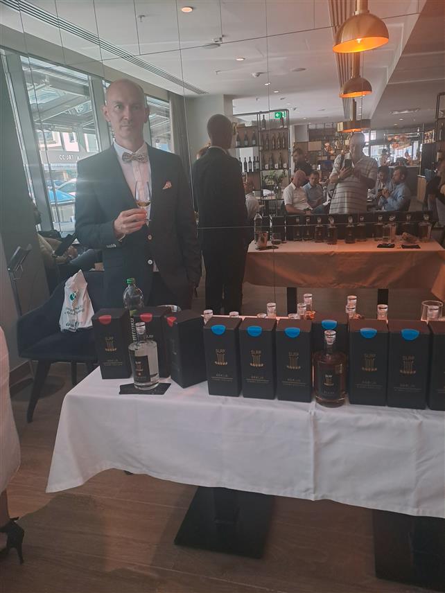 БАЊАЛУКА, 28. ЈУЛА /СРНА/ - Домаће ракије већ конкуришу свјетским брендовима дестилата и неће проћи много времена када ће ракија као квалитетан производ бити препозната у Европи и свијету, рекао је Срни сомелијер племенитих дестилата поријеклом са подручја Новог Града Бранко Дрљача.