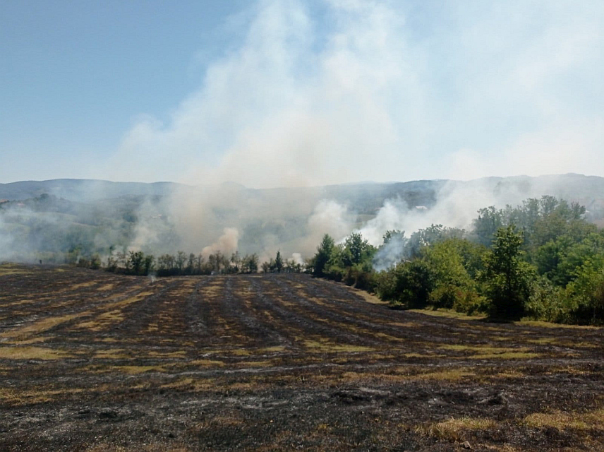 БАЊАЛУКА, 29. ЈУЛА /СРНА/ - Ватрогасно-спасилачка бригада је у посљедњих неколико дана имала интервенције у приградским насељима гдје су гашени пожари запаљених ливада, траве, сијена и ниског растиња.