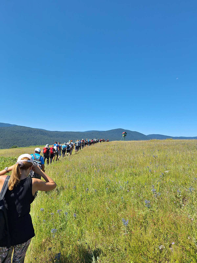 БАЊАЛУКА, 29. ЈУЛА /СРНА/ - Завичајно удружење Сањана "Грмеч" организовало је љетни Грмечки марш, на којем је учествовало неколико десетина планинара из различитих планинарских друштава из БиХ и региона.