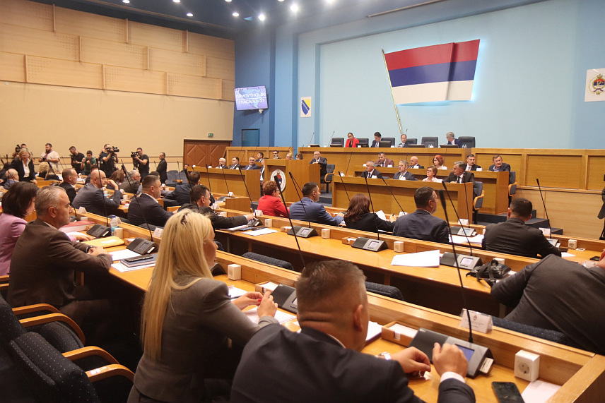 БАЊАЛУКА, 2. ЈУЛА /СРНА/ - Народна скупштина Републике Српске почела сједницу на којој би посланици требало да разматрају Декларацију о заштити националних и политичких права и заједничкој будућности српског народа, усвојену на Свесрпском сабору./фото Борислав Здриња/