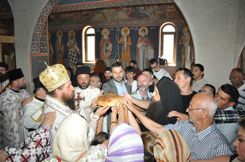 ПРИЈЕДОР, 30. ЈУЛА /СРНА/ - Градоначелник Приједора Слободан Јавор честитао је данас свештенству Епархије бихаћко-петровачке и манастира Клисина манастирску славу - Свету великомученицу Марину,Јавор је присуствовао литургији у манастиру Клисина.