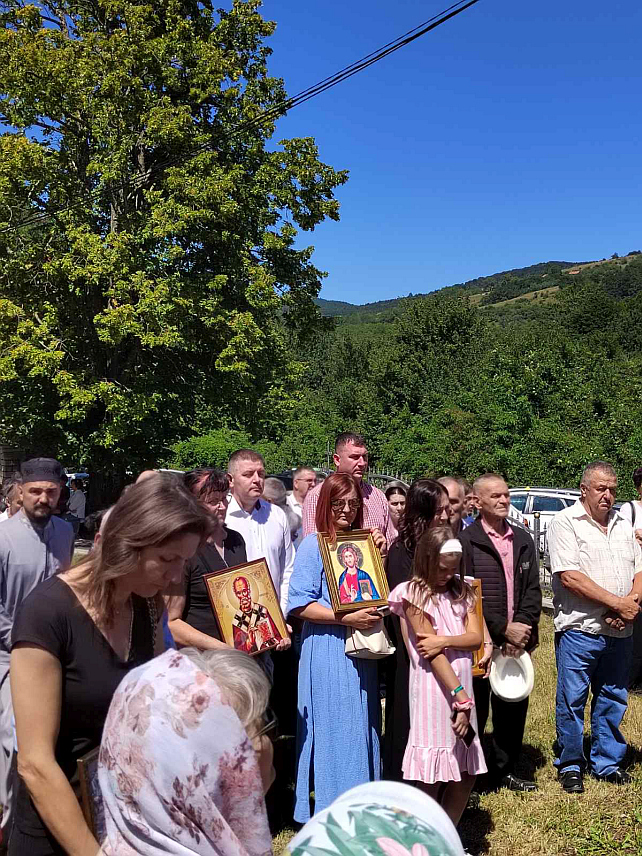 МРКОЊИЋ ГРАД, 30. ЈУЛА /СРНА/ - У селу Тријебово код Мркоњић Града данас је прослављена слава Храма Свете великомученице Марине - Огњена Марија, те служен парастос и положено цвијеће код спомен-обиљежја погинулим борцима Одбрамбено-отаџбинског рата.