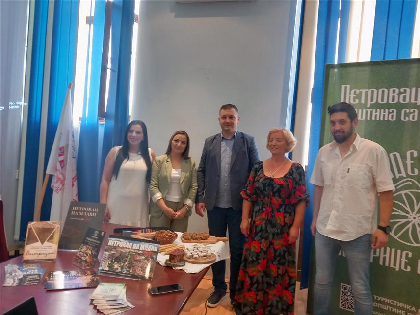 ТРЕБИЊЕ, 3. ЈУЛА /СРНА/ - Представници Туристичке организације општине Петровац на Млави представили су данас у Градској управи Требиње пројекат који се тиче културно-историјског насљеђа односно воденица и воденичарства и развоја овог вида руралног туризма у источној Србији.