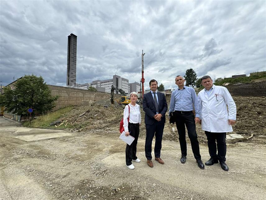 БАЊАЛУКА, 3. ЈУЛА /СРНА/ - Генерални директор УКЦ-а Владо Ђајић, директор Вамед Беч Мартин Тремл и помоћник министра здравља и социјалне заштите Српске Миленко Дулић.