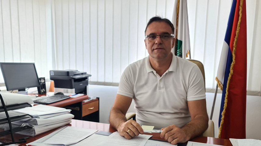 СТАНАРИ, 4. ЈУЛА /СРНА/ - У општини Станари реализовано је 70 одсто радова на изградњи прве и друге фазе водовода, од укупно пет, а на динамику утиче недостатак финансијских средстава усљед неусвајања буџета за текућу годину, рекао је данас Срни начелник ове локалне заједнице Радојица Ћелић.