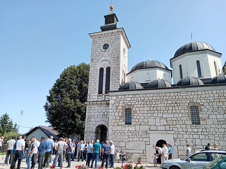 СОКОЛАЦ, 7. ЈУЛА /СРНА/ - На Сокоцу су данас обиљежене 33 године од формирања Прве романијске пјешадијске бригаде кроз чије редове је у Одбрамбено-отаџбинском рату прошло око 15.000 бораца од којих је 379 дало животе за Републику Српску, а рањено је 1.160.