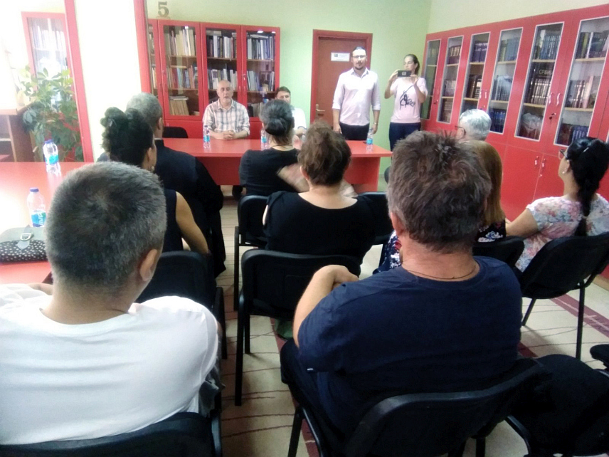 СРЕБРЕНИЦА, 9. ЈУЛА /СРНА/ - Трибина под називом "Русијо моја вољена" одржана вечерас у Сребреници у оквиру меморијала "Петровдански дани".