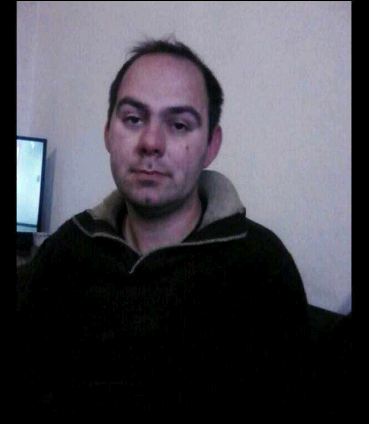 ДОБОЈ, 13. АВГУСТА /СРНА/ - Полиција предузима активности на проналаску Алена Рауковића /35/ из Јелањске код Станара, чији је нестанак пријављен 11. августа, саопштено је из добојске Полицијске управе.