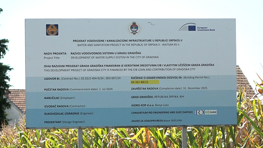 ГРАДИШКА, 13. АВГУСТА /СРНА/ - У Градишци је у току изградња транспортног цјевовода од водоизворишта у Жеравици до водоторња у Новој Тополи с циљем водоснабдијевања Лијевча поља и дијела Поткозарја, који до сада нису били обухваћени водоводним системом градског Комуналног предузећа "Водовод".