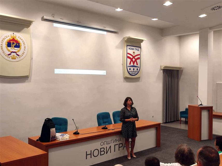 НОВИ ГРАД, 15. АВГУСТА /СРНА/ - У Новом Граду вечерас је приказан кратки документарно–играни филм "Градинад" аутора Симе Брдара.