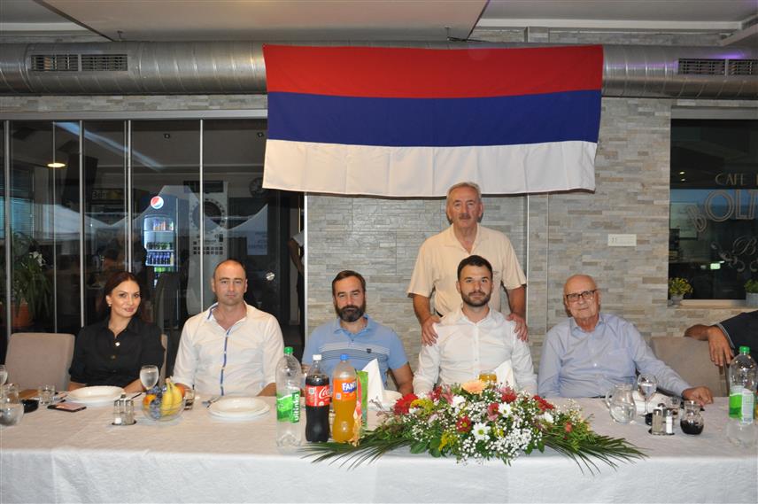 ПРИЈЕДОР, 15. АВГУСТА /СРНА/ - Градоначелник Приједора Слободан Јавор и предсједник Удружења пензионера Републике Српске Ратко Трифуновић присуствовали су вечерас дружењу пензионера у организацији мјесног удружења пензионера Драготиње и Брезичана.