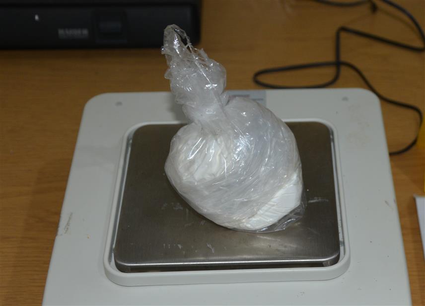 ДОБОЈ, 16. АВГУСТА /СРНА/ - Полиција је у Добоју ухапсила лице из овог града чији су иницијали А.Ш. од којег је одузето 140,9 грама спида.