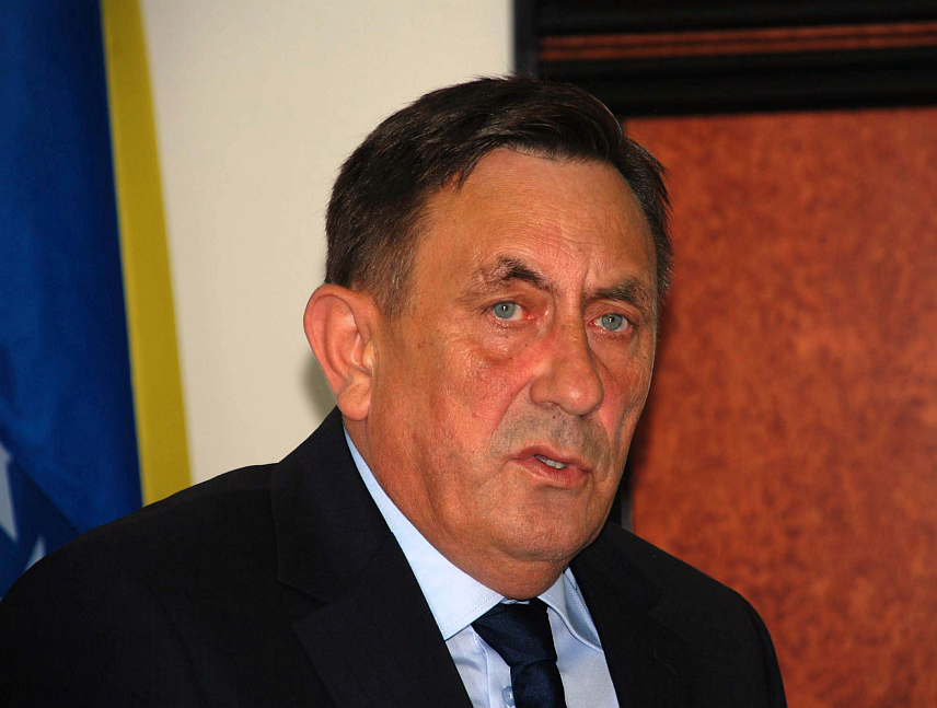 СОКОЛАЦ, 18. АВГУСТА /СРНА/ - Начелник општине Соколац Милован Бјелица рекао је Срни да је предсједник Републике Српске Милорад Додик обезбјеђивањем средстава за извођење радова на дионици ауто-путу Београд - Сарајево током посјете Истанбулу урадио значајан посао за Српску.