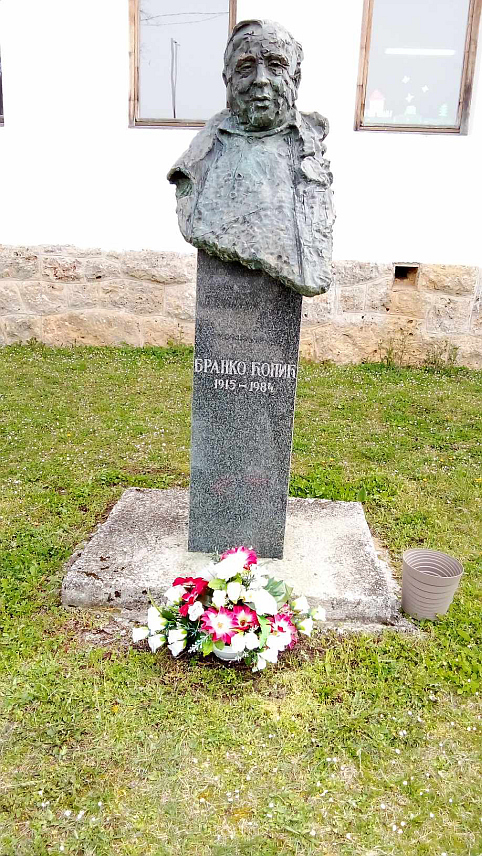 КРУПА НА УНИ, 19. АВГУСТА /СРНА/ - У Хашанима, родном мјесту књижевника Бранка Ћопића, 7. септембра биће отворена петодневна ликовна колонија на којој ће учествовати седам студената Академије умјетности Универзитета у Бањалуци.