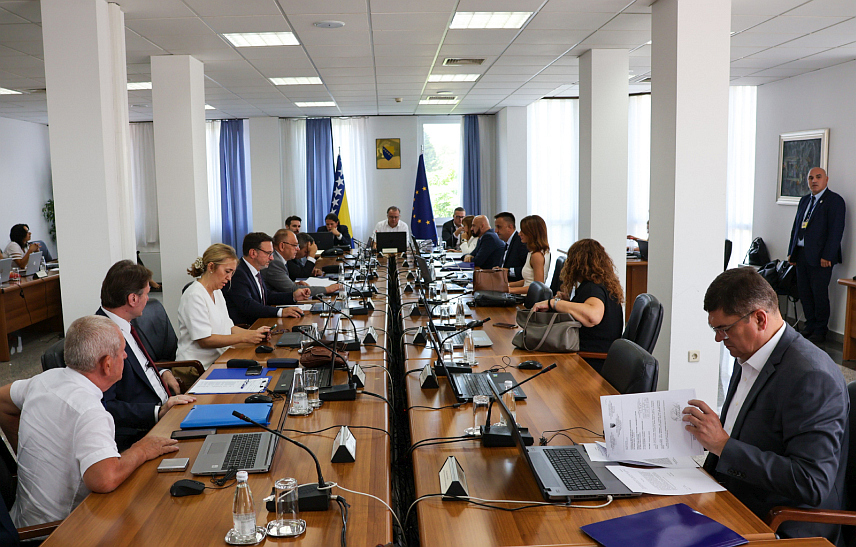 МОСTАР, 1. АВГУСTА /СРНА/ - Сједница Владе Федерације БиХ.