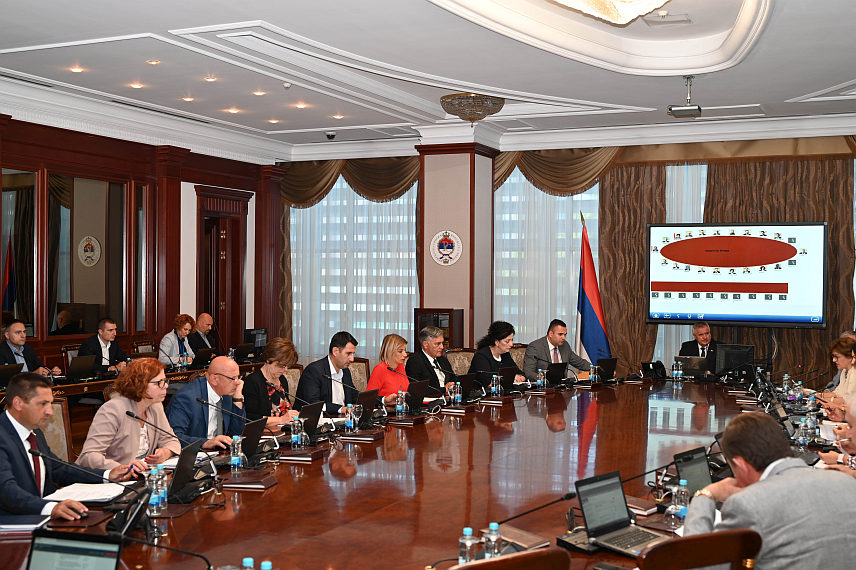 БАЊАЛУКА, 1. АВГУСТА /СРНА/ - Сједница Владе Републике Српске.