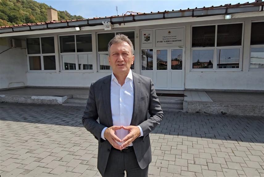 УГЉЕВИК, 20. АВГУСТА /СРНА/ - Начелник Угљевика Василије Перић.