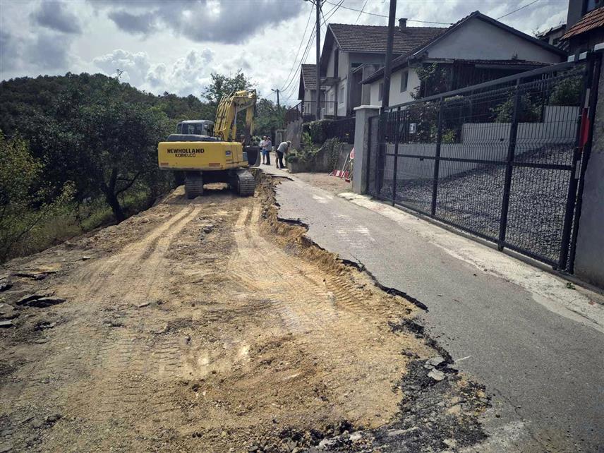 НОВИ ГРАД, 20. АВГУСТА /СРНА/ - За санацију клизишта у Улици Кнеза Лазара у Новом Граду обезбијеђено је 110.355 КМ из општинског буџета.