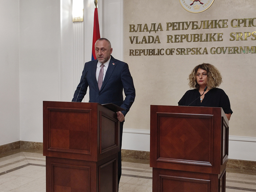 БАЊАЛУКА, 22. АВГУСТА /СРНА/ - Министар рада и борачко-инвалидске заштите Републике Српске Данијел Егић на конференцији за новинаре у Бањалуци након сједнице Владе Републике Српске.