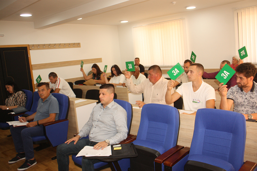 ВУКОСАВЉЕ, 22. АВГУСТА /СРНА/ - Скупштина општине Вукосавље усвојила је данас ребаланс буџета за ову годину у износу од 4.801.905 КМ и већи је за 1.300.000 КМ, или 27,1 одсто односу на планирани.