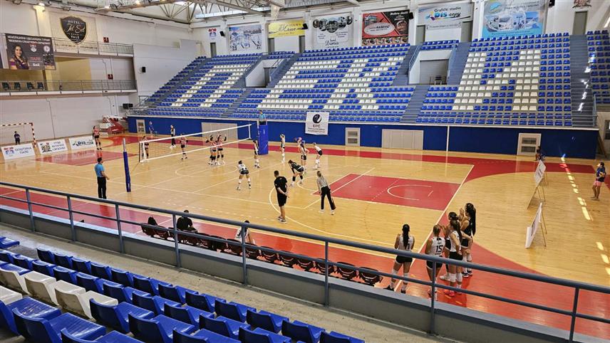 ПАЛЕ, 24. АВГУСТА /СРНА/ - На Палама је данас почео традиционални Меморијални турнир у одбојци "Веселинка Слијепчевић Обрадовић" уз учешће четири екипе из Републике Српске, Србије и Федерације БиХ