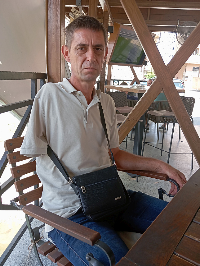 БИЈЕЉИНА, 25. АВГУСТА /СРНА/ - Славиша Деспотовић из Доње Чађавице, код Бијељине, прије седам година преживио је несрећу након које, према ријечима љекара, једна од милион особа остаје жива - пољопривредна машина ишчупала му је руку, а "заварена вена" спасила живот.