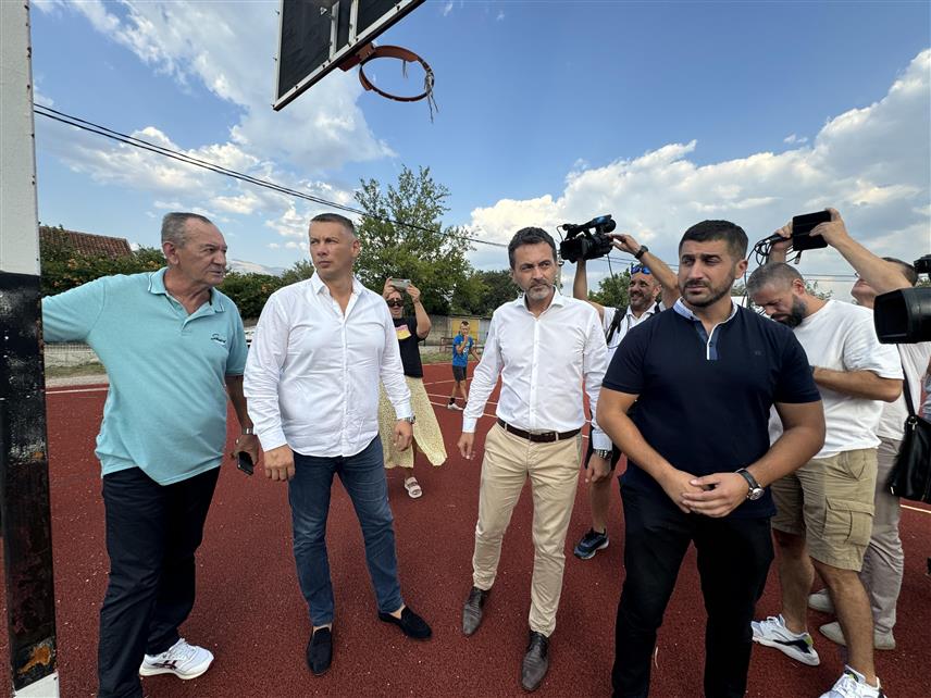 МОСTАР, 26. АВГУСTА /СРНА/ - Министар безбједности у Савјету министара Ненад Нешић током данашње посјете мостарском селу Баћевићи.