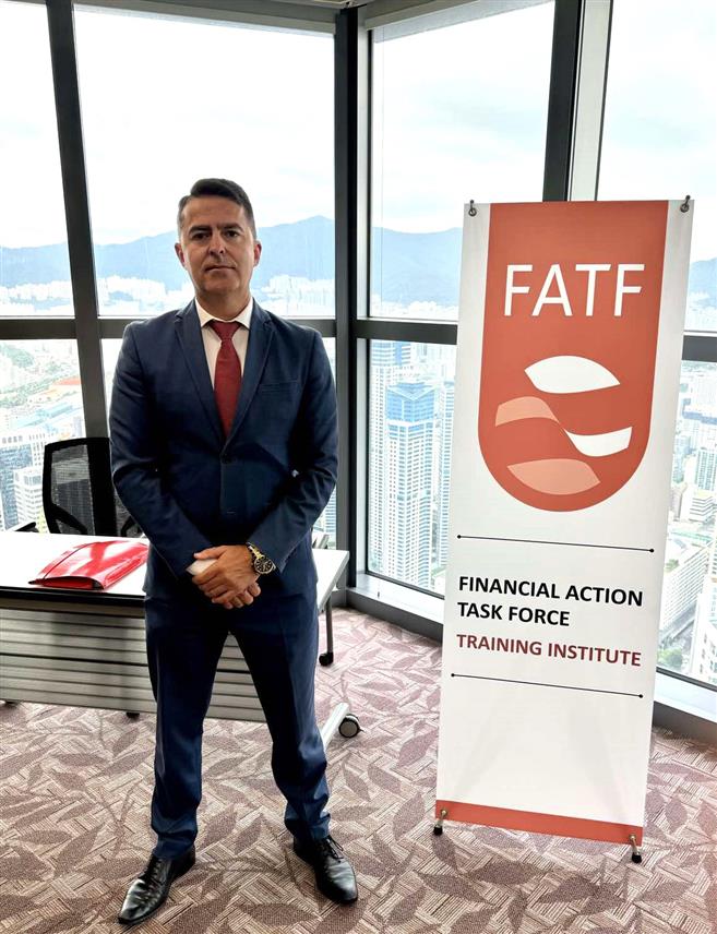 САРАЈЕВО, 28. АВГУСТА /СРНА/ - Главни тужилац Тужилаштва БиХ Миланко Кајганић учествује на међународном семинару Радне групе за финансијско дјеловање - ФАТФ, који се одржава на институту у Бусану у Јужној Кореји гдје је као један од панелиста представио искуства БиХ у борби против прања новца, финансирања тероризма и корупције.	