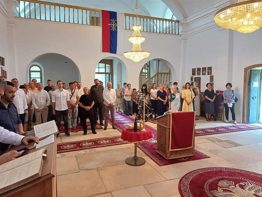 ДРВАР, 28. АВГУСТА /СРНА/ - Храм Успења Пресвете Богородице у Ливну данас је прославио храмовну славу и 165 година од његове изградње.