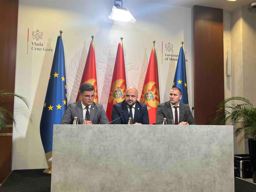 ПОДГОРИЦА, 29. АВГУСТА /СРНА/ - Министар правде Црне Горе Бојан Божовић на конференцији за новинаре у Подгорици поводом изручења Биналија Чамгоза Турској.