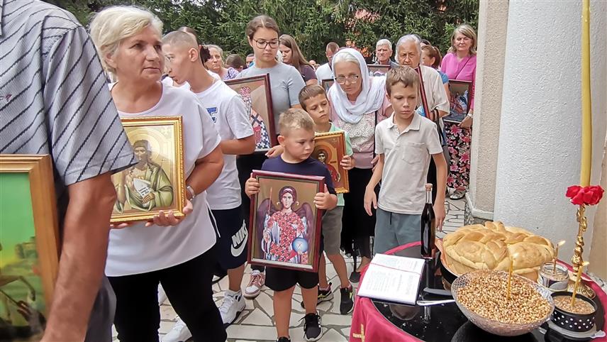 МАГЛАЈ, 2. АВГУСТА /СРНА/ - Црква Светог пророка Илије у Маглају у присуству бројних вјернка прославља Илиндан, славу овог храма и заштитника ове црквене општине.