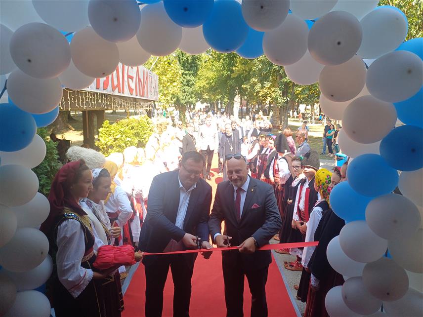 БРОД, 30. АВГУСТА /СРНА/ - У Броду је данас отворен 11. Сајам привреде, пољопривреде и туризма "Брод 2024" на којем учествује око 150 излагача из Републике Српске и Федерације БиХ.