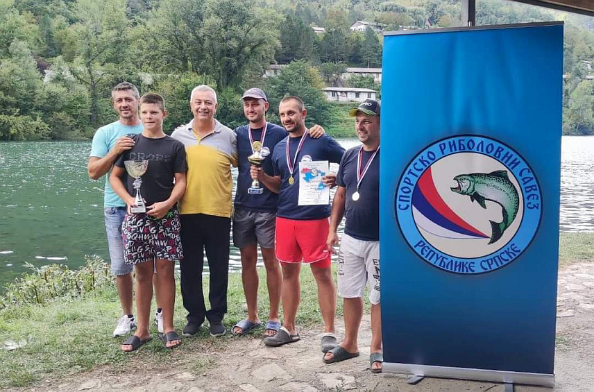 ВИШЕГРАД, 31. АВГУСТА /СРНА/ - Побједник Купа спортских риболоваца Републике Српске који је данас одржан у Вишеграду на ријеци Дрини је екипа Спортско-риболовног друштва /СРД/ "Врбас 1" из Лакташа.