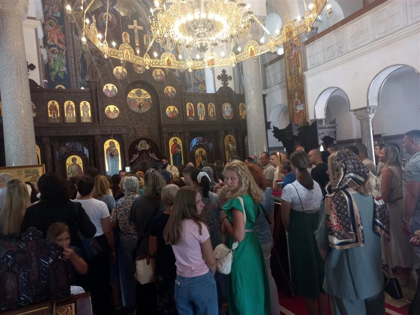 БАЊАЛУКА, 4. АВГУСТА /СРНА/ - Служењем парастоса за настрадале Србе током агресије хрватске војске на Републику Српску Крајину у Саборном храму Христа Спаситеља у Бањалуци данас је обиљежено 29 година од ове злочиначке хрватске војно-полицијске акције, у којој је убијено или нестало око 2.000 Срба, док је више од 220.000 њих протјерано.