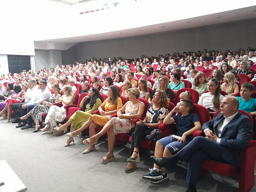 МРКОЊИЋ ГРАД, 5. АВГУСТА /СРНА/ - У Мркоњић Граду вечерас су почели 16. Дани позоришта у оквиру којих ће бити одиграно пет представа.