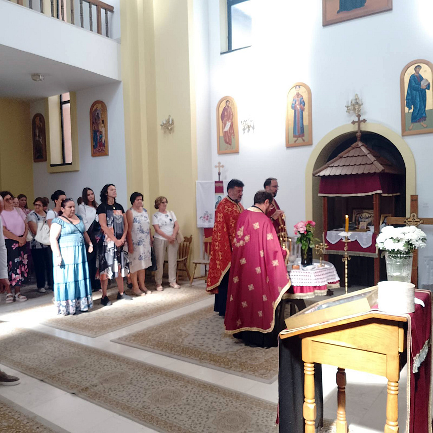 НОВИ ГРАД, 6. АВГУСТА /СРНА/ - У Храму Светих апостола Петра и Павла у Новом Граду служен је парастос за страдале Србе у погрому "Олуја", злочиначкој хрватској војно-полицијској акцији у којој је из Баније, Лике, Кордуна и сјеверне Далмације протјерано више од 220.000 Срба, те убијено и нестало 1.893.