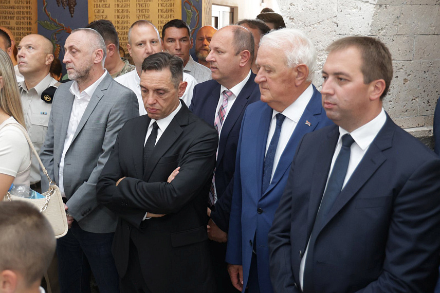 ПРЕБИЛОВЦИ, 6. АВГУСTА /СРНА/ - Предсједник Социјалистичке партије Српске Горан Селак присуствовао је у Пребиловцима обиљежавању Светих пребиловачких и свехерцеговачких мученика и 83 године од једног од најсвирепијих злочина почињених над српским народом.