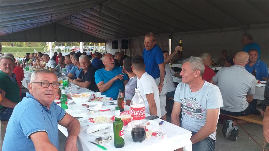 МИЛИЋИ, 6. АВГУСTА /СРНА/ - Општинска Борачка организација организовала је вечерас у Милићима дружење борачких категорија, на дан када је у овој локалној заједници подигнут устанак у Другом свјетском рату.