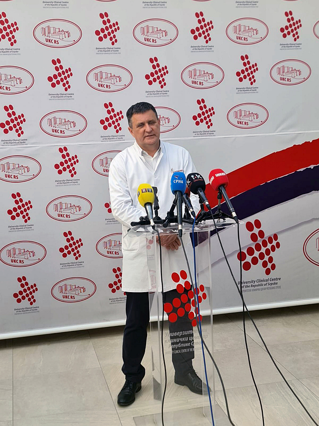 БАЊАЛУКА, 7. АВГУСТА /СРНА/ - Универзитетски клинички центар /УКЦ/ Републике Српске ријешио је питање хлађења Централног медицинског блока, што ће омогућити квалитетнији боравак пацијената, а пројекат је велики успјех ове установе, као и Републике Српске, изјавио је генерални директор УКЦ-а Владо Ђајић.