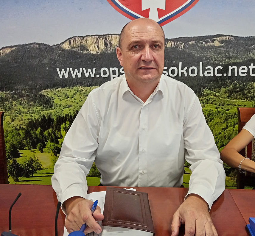 СОКОЛАЦ, 7. АВГУСTА /СРНА/ - Општинска изборна комисија Соколац извршила је данас успјешно жријебање политичких субјеката за предстојеће локалне изборе, рекао је новинарима предсједник Општинске изборне комисије Драган Башевић.