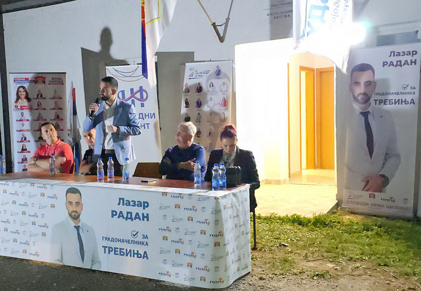 ТРЕБИЊЕ, 11. СЕПТЕМБРА /СРНА/ - Предизборна трибина кандидата Листе за правду и ред, СДС-а и ПДП-а је одржана синоћ у насељу Ластва код Требиња.