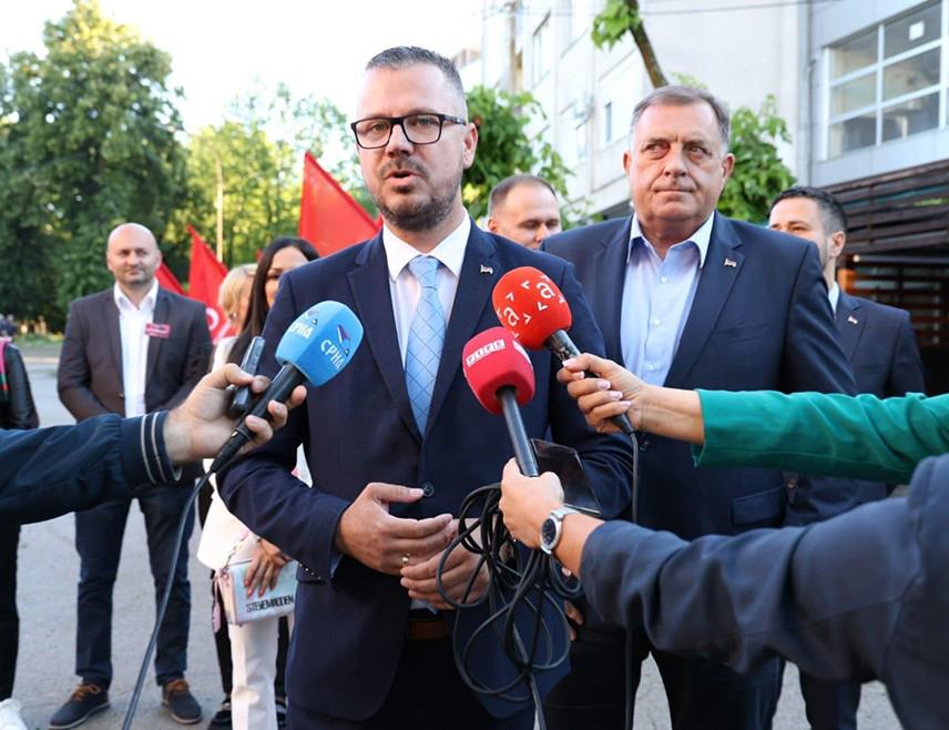 МОДРИЧА, 11. СЕПТЕМБРА /СРНА/ - Кандидат СНСД-а за начелника општине Модрича Борислав Ракић.