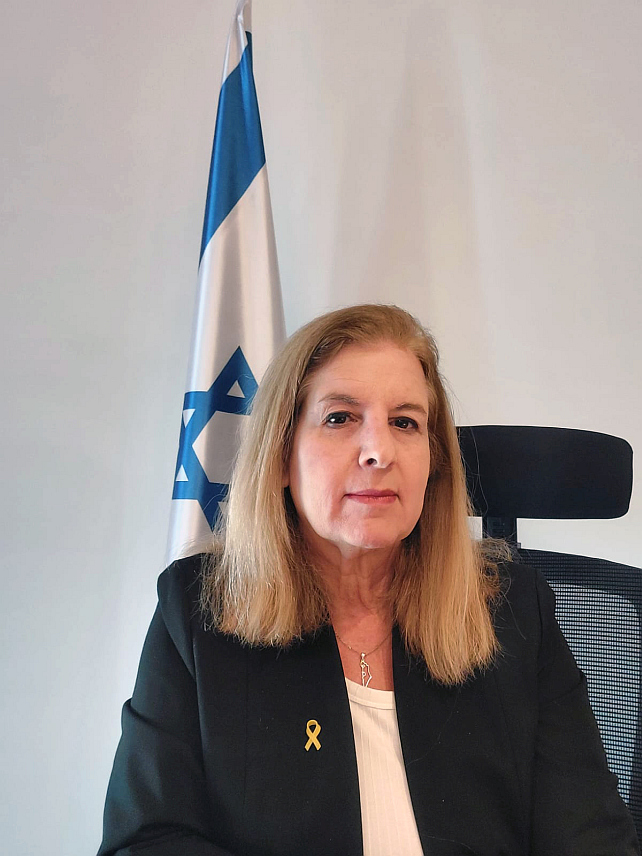 ТИРАНА, 11. СЕПТЕМБРА /СРНА/ - Амбасадор Израела у БиХ и Албанији Галит Пелег изјавила је у интервјуу Срни да ниједна држава не треба да се мијеша у унутрашње ствари друге суверене земље, те поручила да у тешким временима као што су ова постаје врло јасно ко су вам истински пријатељи, а предсједник Републике Српске Милорад Додик је показивао подршку Израелу од самог почетка.