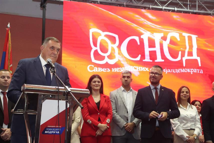 МОДРИЧА, 12. СЕПТЕМБРА /СРНА/ - Лидер СНСД-а Милорад Додик изјавио је да Модрича заслужује да се врати у породицу СНСД-а и буде тјешње повезана са републичким институцијама./Фото - Борислав Здриња/
