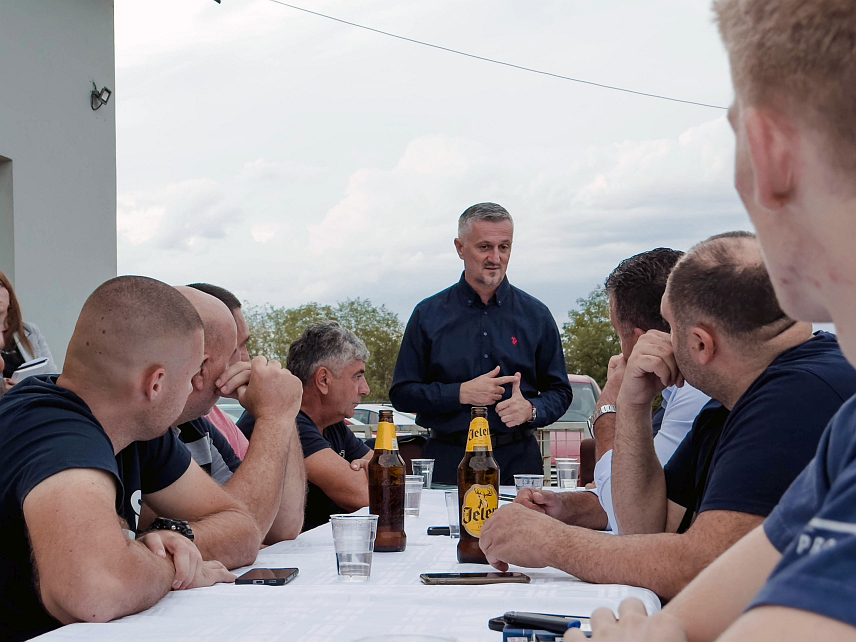 БИЈЕЉИНА, 13. СЕПТЕМБРА /СРНА/ - Кандидат Републичке странке Српске /РСС/ за градоначелника Бијељине Миле Пејчић рекао је да ће, уколико побиједи на изборима, учинити све да мјесне заједнице добију правни статус и имају своју канцеларију.