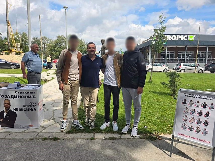 НЕВЕСИЊЕ, 13. СЕПТЕМБРА /СРНА/ - Након неуспјеле трибине у Невесињу, кандидати Листе за правду и ред уз подршку СДС-а поставили су изборне штандове и дијелили промотивни материјал поред Средњошколског центра "лекса Шантић" у овој општини.